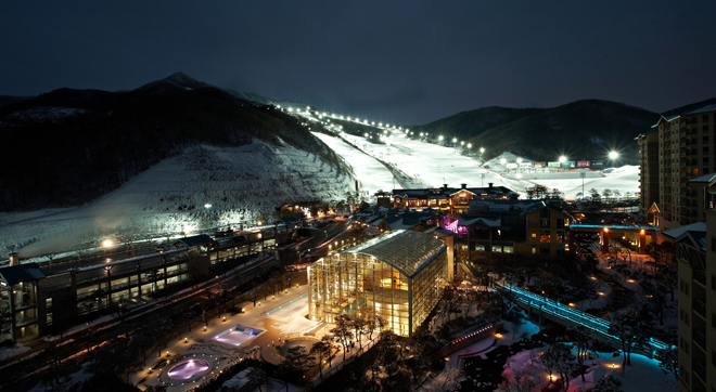 Only takes 40 min. from Seoul Enjoy Skiing and Snowboarding in Konjiam Resort