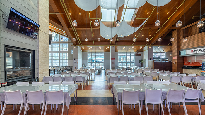 일본 라멘 최고의 자리를 지키는 멘무샤를 카페테리아에서 만나보세요.- 확대보기